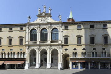 Fototapeta na wymiar San Vincenzo church on Piazza dei Signori in Vicenza, Italy