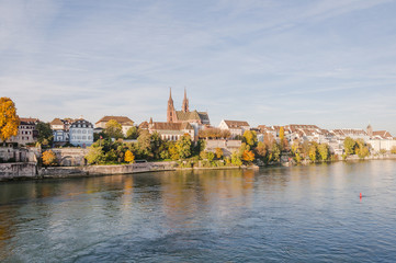 Basel, Basel-Stadt, Altstadt, Stadt, Rhein, Rheinufer, Altstadthäuser, Münster, Pfalz, Fähre, Herbst, Herbstspaziergang, Grossbasel, Schweiz