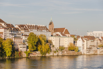 Basel, Stadt, Altstadt, Martinskirche, Kirche, Rhein, Rheinbrücke, Rheinufer, Rheinsprung, Basel-Stadt, Altstadthäuser, Herbst, Schweiz