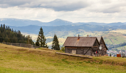 Fototapeta na wymiar House near Yasinya village. Carpathian mountains.