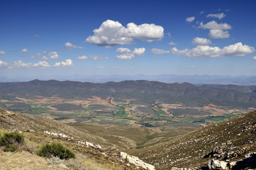 Fototapeta na wymiar Scenic View of a Valley Viewed from a Mountain Top