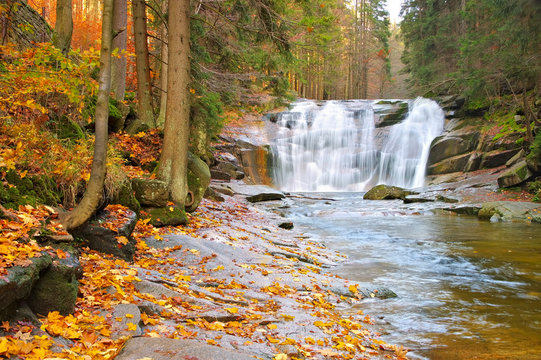 Mummelfall im Riesengebirge - waterfall Mummelfall in the Giant Mountains