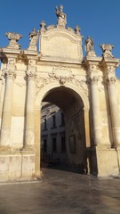 Obraz premium Italie Pouilles Puglia Apulia Lecce Porta Rudiae porte ville Piazzale place