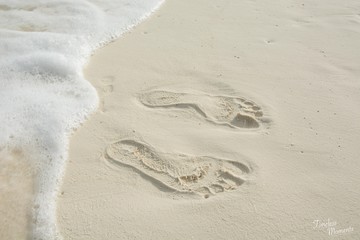 The beautiful waves in Maldives