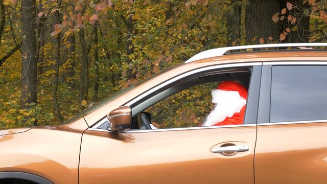 Santa swears and gets angry because of a broken car Medium shot 50 fps