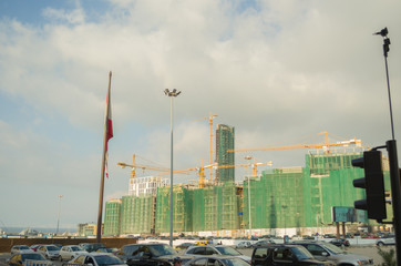 Guindastes reconstruindo a cidade de Beirute Líbano