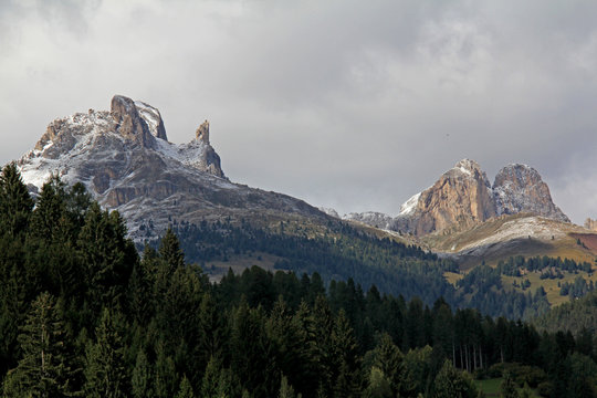 Masar&egrave; e Torre Finestra, Dolomiti di Fassa; prima neve di settembre