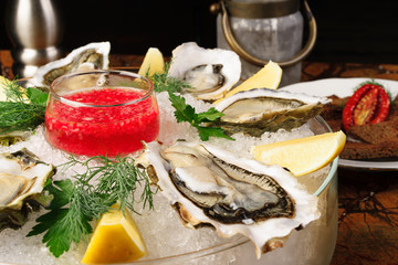 Gillardeau oysters on ice