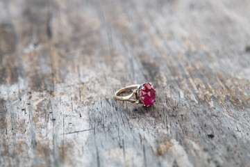 Red ruby gemstone diamond gold jewelry ring vintage design