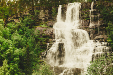 Obraz premium Waterfalls innorwegian mountains