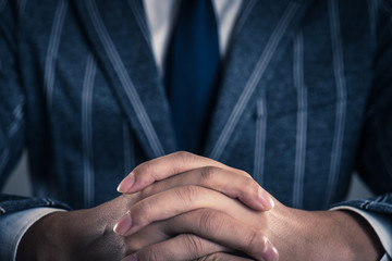 ビジネスマンの手 クローズアップ スタジオ撮影