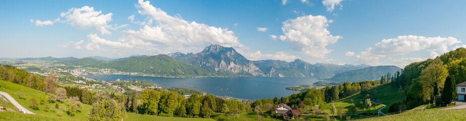 Fototapeta premium panorama of mount Traunstein and lake Traunsee in Austria
