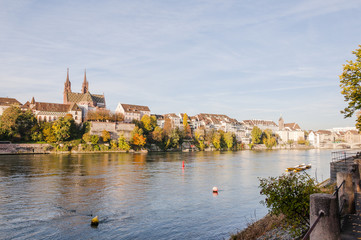 Basel, Stadt, Altstadt, Grossbasel, Münster, Kirche, Basler Münster, Pfalz, Grossbasel, Kleinbasel, Rhein, Rheinufer, Schifffahrt, Herbst, Schweiz
