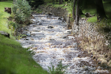 Bachlauf nach einem Hochwasser