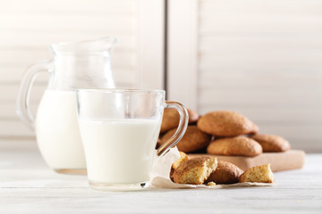 Snickerdoodle cookies with cinnamon and milk