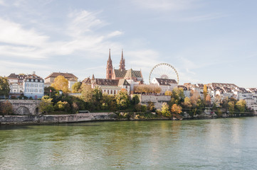 Basel, Stadt, Altstadt, Münster, Kirche, Basler Münster, Altstadthäuser, Rhein, Rheinufer, Herbst, Herbstmesse, Fähre, Basel-Stadt, Schweiz