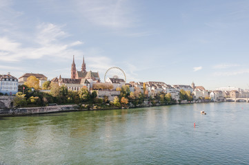 Basel, Stadt, Altstadt, Münster, Kirche, Pfalz, Grossbasel, Rheinufer, Rhein, Rheinfähre, Fähre, Rheinbrücke, Herbst, Herbstmesse, Riesenrad, Schweiz