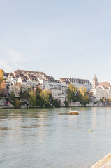 Basel, Stadt, Altstadt, Rhein, Rheinufer, Fähre, Rheinfähre, Martinskirche, Grossbasel, Altstadthäuser, Herbst, Basel-Stadt, Schweiz