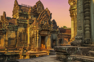 Obraz premium Temple Banteay Samre in the light of a sunset. Angkor - UNESCO World Heritage site. Cambodia, Siem Reap