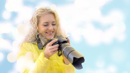 fotografin mit verschwommene hintergrund.