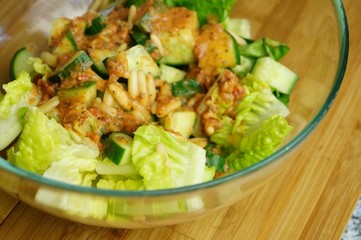 Veganer Gurken Pesto Salat