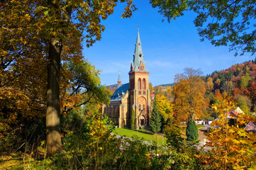 Marschendorf Kirche im Herbst im Riesengebirge - Marschendorf church in autumn in Giant  Mountains