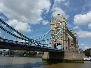 Fototapeta na wymiar Tower bridge Londres
