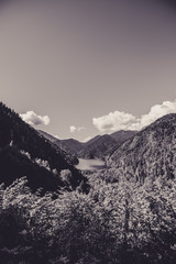 Obraz premium black and white beautiful lake in the mountains
