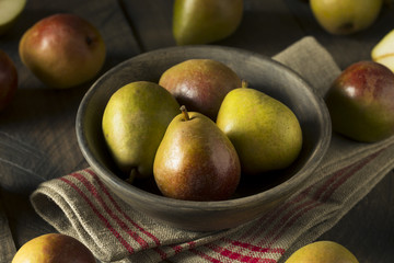 Raw Green Organic Seckel Pears