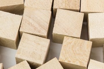 small wooden square cubes 