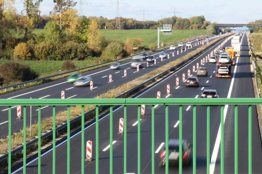 Autobahn A7 mit Baustelle und Barken (Autobahnbr&uuml;cke G&ouml;ttingen)