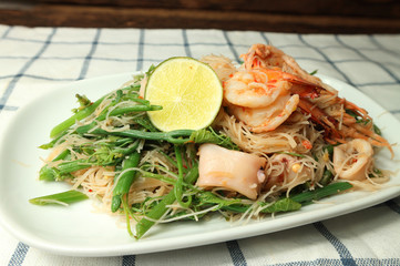 Thai  noodles  with sea food