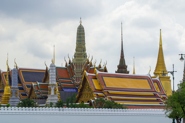 Fototapeta premium Grand palace and Wat phra keaw at sunset bangkok, Thailand