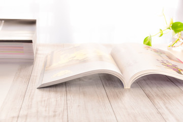 雑誌イメージ　マガジン 　情報誌