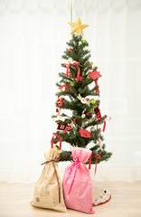 クリスマスツリーとプレゼント