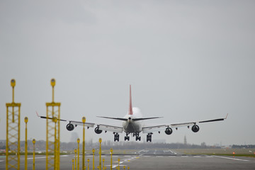 Aeroport Brussels Airport avion vol survol riverain nuisance control belgocontrol pilote...