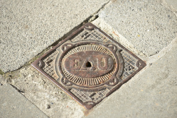 Eau SWDE ressource naturel canalisation plaque trottoir
