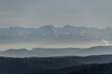 Eiger, Mönch und Jungfrau vom Schwarzwald aus gesehen