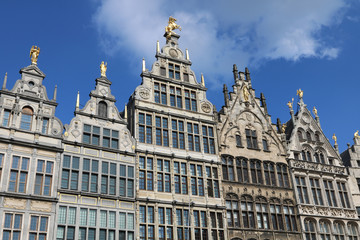 Fototapeta na wymiar Antwerpen Belgien alte Häuser Architektur
