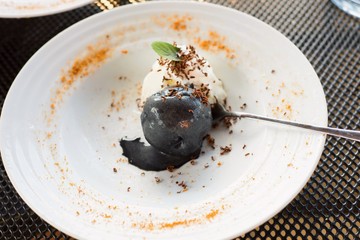 Goat ice cream (lemon and blueberry).