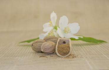 Fototapeta na wymiar Muscat walnut and white flower