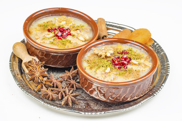 Geleneksel Bir Türk Tatlısı; Aşure (Ashura)