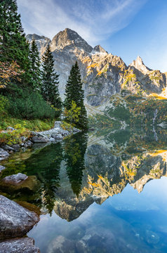 Fototapeta Tatra mountains, Morskie Oko lake, fall morning, Poland