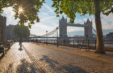 LONDON, GREAT BRITAIN - SEPTEMBER 20, 2017: The  promenade and Tower bridge in morning light.