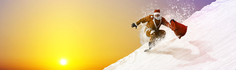 Weihnachtsmann auf dem Snowboard 