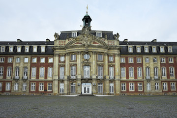 Obraz premium Fürstbischöfliches Schloss in Münster, NRW, castle in Münster