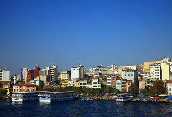 Fototapeta na wymiar Panorama of the Golden Horn in Istanbul. Turkey.