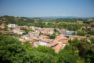 Fototapeta na wymiar View to the town of Colle di Val d`Elsa, Italy