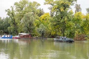 Fototapeta na wymiar city river landscape