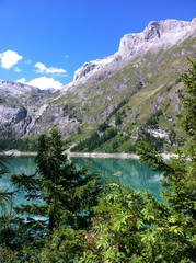 Naklejka na ściany i meble Lac alpes suisses